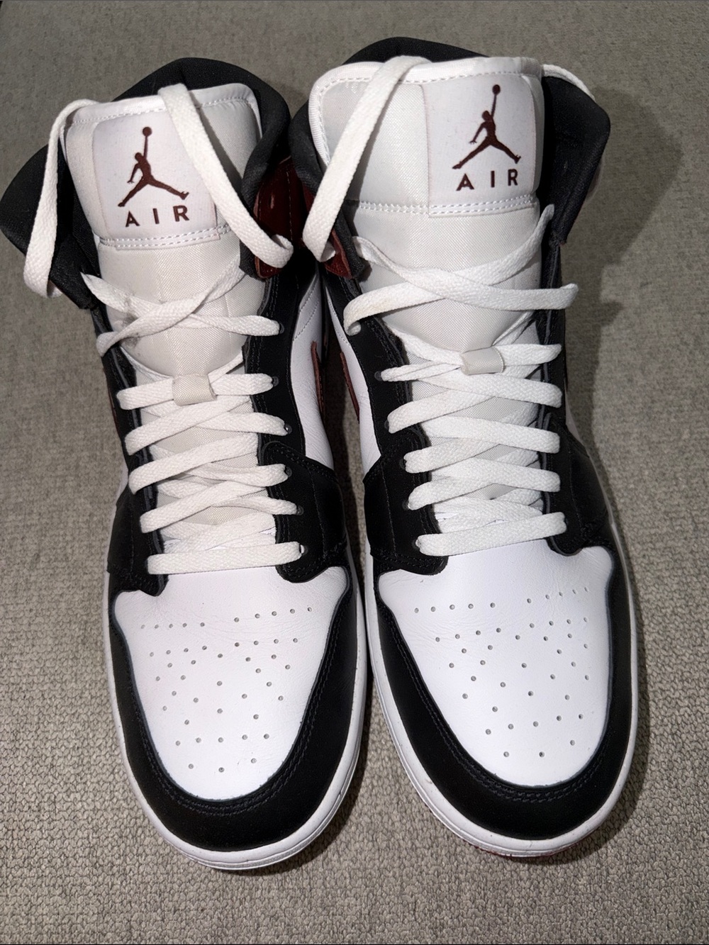 NWT Air Jordan 1 Mid SE "Dark Pony"